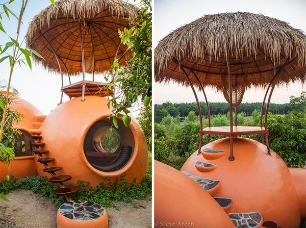 Bên ngoài ngôi nhà, Steve còn bố trí một cầu thang nhỏ dẫn lên "chòi" trên cao, nơi có một chiếc võng để anh nằm nghỉ ngơi, hưởng gió trời trong khi thưởng lãm cảnh quan xung quanh. Nhờ bố trí khéo léo dưới con mắt của người nghệ sĩ, bất kì góc nhỏ trong ngôi nhà cũng đầy tính nghệ thuật, khiến bất cứ vị khách nào ghé thăm cũng "yêu ngay từ cái nhìn đầu tiên".