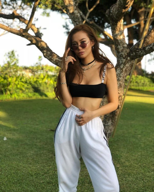 Chrome Heart cũng là một trong những thương hiệu trang sức ưa thích của Eleanor.