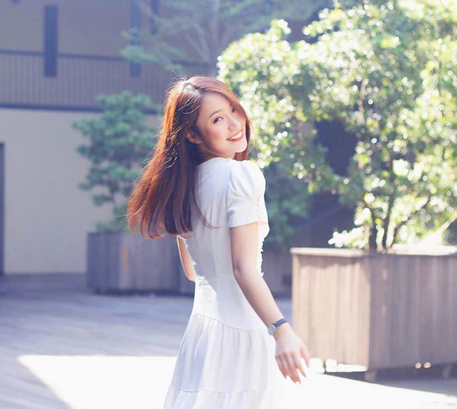 Sau khi tốt nghiệp cấp 3, hot girl Nghệ An theo học khoa Quan hệ Quốc tế tại Học viện Ngoại giao. Khánh Vy thể hiện mình trong vai trò dẫn chương trình cho bản tin thời sự quốc tế trên đài VTC1, hai chương trình học thuật về tiếng Anh trên sóng VTV7 IELTS Face-off và Crack’em up - và một số show khác. Bên cạnh đó, 9X còn tham gia làm mẫu ảnh cho các thương hiệu thời trang.