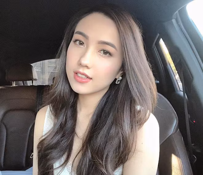 Mie Nguyễn (tên thật Nguyễn Hoàng My, sinh năm 1994) là gương mặt quen thuộc trong giới trẻ. Hot girl Sài thành nổi tiếng từ năm 14 tuổi với vai trò mẫu nhí cho các thương hiệu thời trang. Năm 2010, cô giành quán quân Ngôi sao thời trang và sau đó quyết định đi du học.