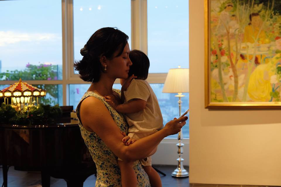 Hình ảnh của Đỗ Hải Yến luôn gắn liền với việc chăm sóc con cái.