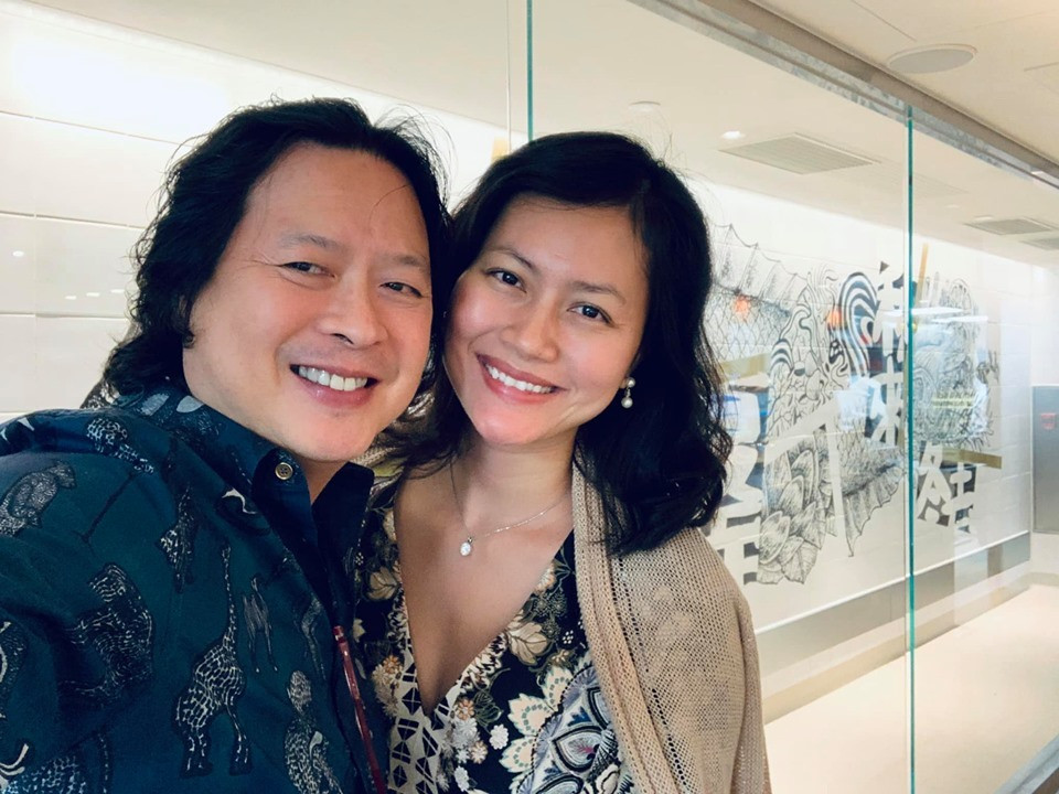 Cả hai cũng rất tích cực selfie và thể hiện tình cảm như lúc mới yêu trên trang cá nhân dù đã kết hôn 7 năm.