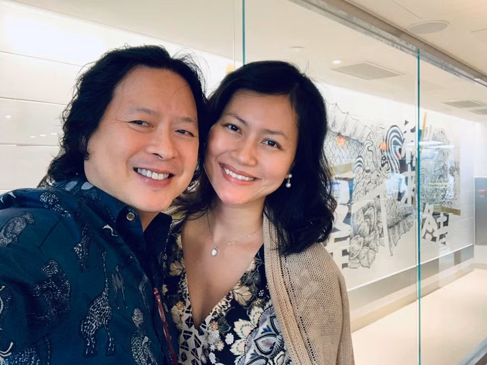 Cả hai cũng rất tích cực selfie và thể hiện tình cảm như lúc mới yêu trên trang cá nhân dù đã kết hôn 7 năm.