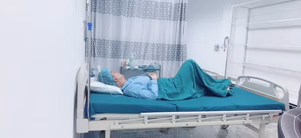 Long Nhat dang anh la am chi viec phau thuat chuyen gioi