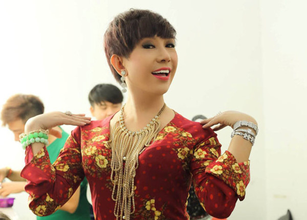 Long Nhat dang anh la am chi viec phau thuat chuyen gioi-Hinh-2