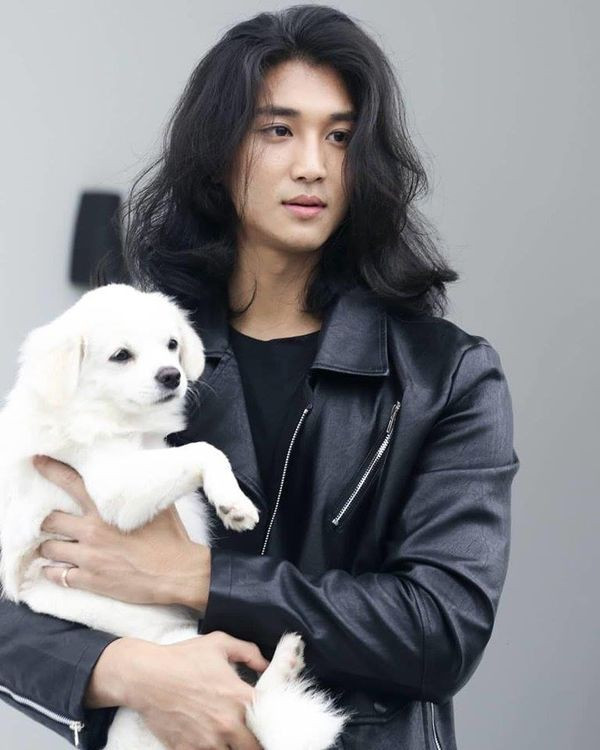 Cùng xem thêm một số hình ảnh khác của trai đẹp này nhé.