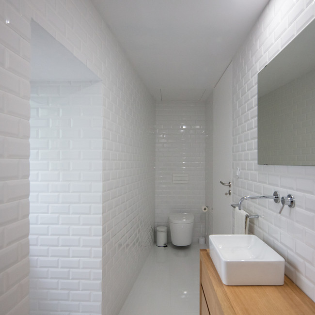 Phòng tắm được kết hợp cùng nhà vệ sinh.