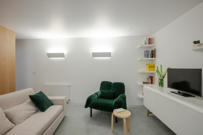 Phòng khách rộng lớn và hiện đại sử dụng các vật dụng cao cấp của châu Âu