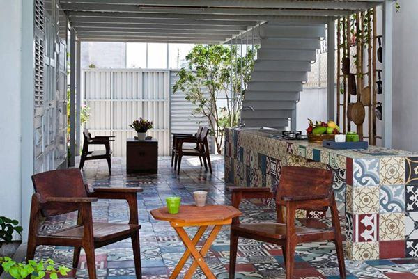 Nhà bếp sạch sẽ, thoáng mát.