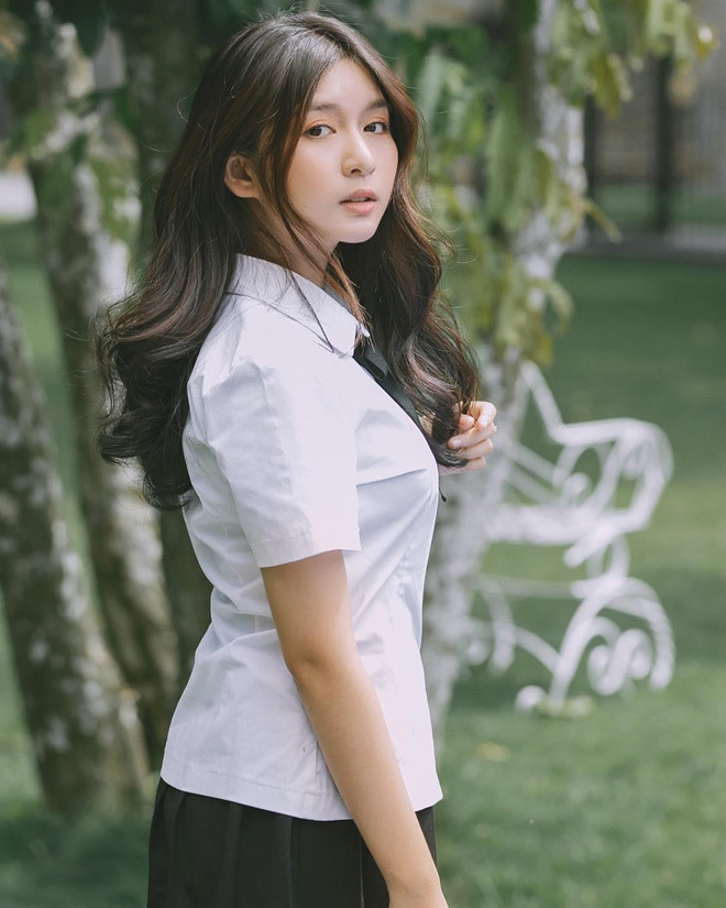 Sau gần 14 năm kể từ ngày được khán giả biết đến, sao nhí ngày nào "lột xác" thành một cô gái xinh đẹp, trưởng thành. Hiện, ngoài việc đóng phim, cô còn làm mẫu ảnh, đóng quảng cáo.