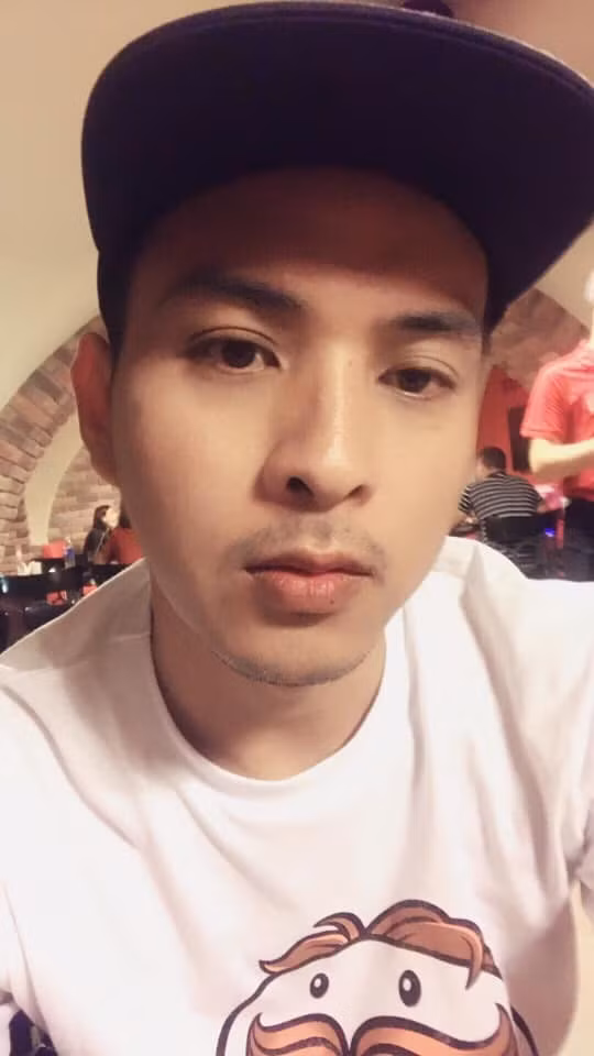 Ho Quang Hieu khien fan 