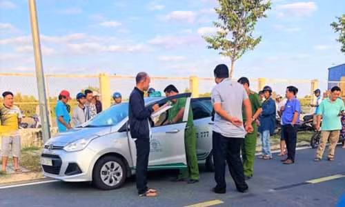 Tai xe taxi bi cua co, giet hut trong dem