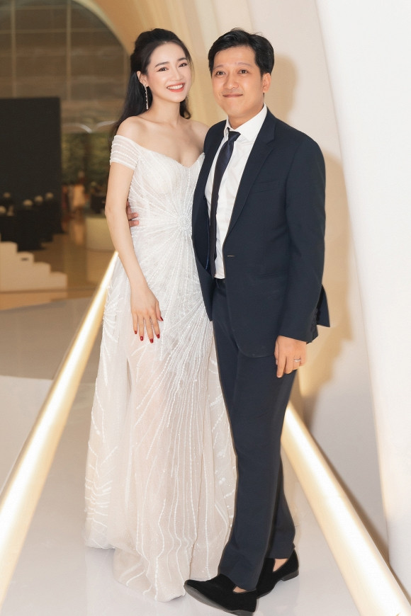 Sau khi kết hôn, nhan sắc Nhã Phương ngày càng thăng hạng làm tan chải trái tim bao người.