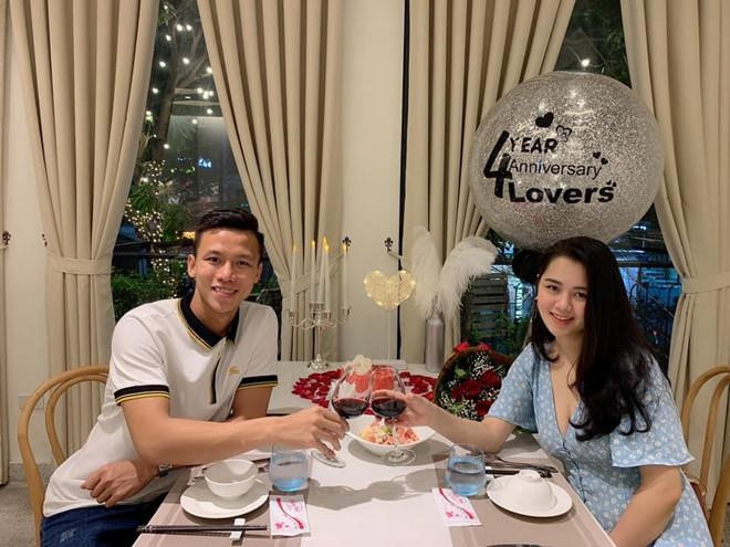 Que Ngoc Hai bi vo dang anh 'dim hang' truoc tran dau voi Thai Lan-Hinh-2