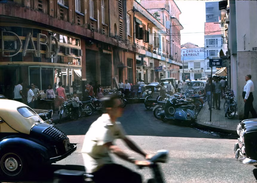 Hon 1 ty dong/m2 doc con duong dai 90 m o Sai Gon