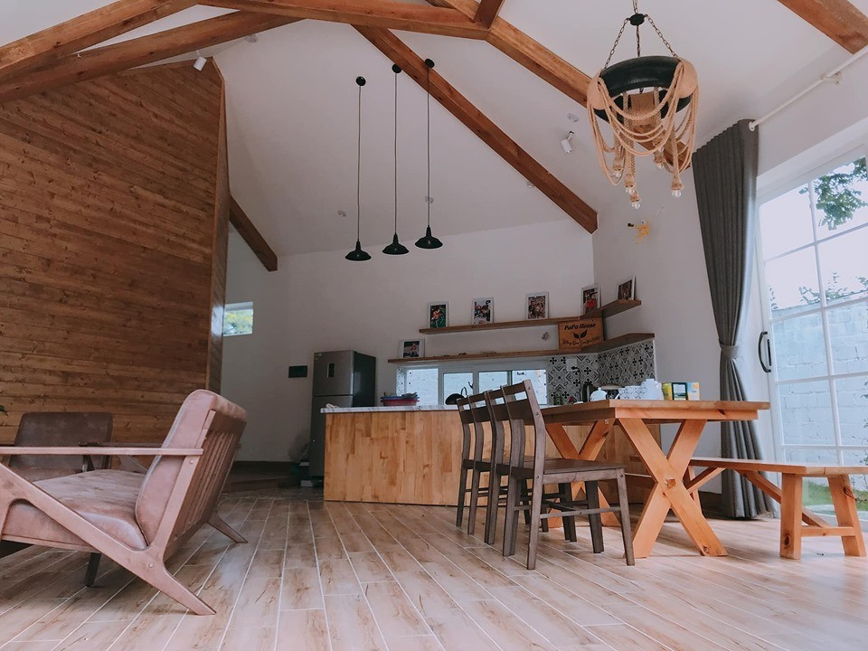 Duy Nam chọn nột thất vô cùng tối giản.