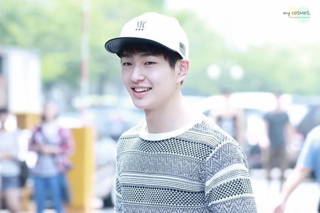 Tuy nhiên, vào tháng 8/2017, Onew bị tố quấy rối tình dục khi đến một quán bar ở quận Gangnam. Người phụ nữ tố cáo anh sau đó đã rút đơn kiện và cho biết đây chỉ là sự hiểu nhầm. Scandal này đã làm ảnh hưởng nặng nề đến sự nghiệp của trưởng nhóm SHINee.