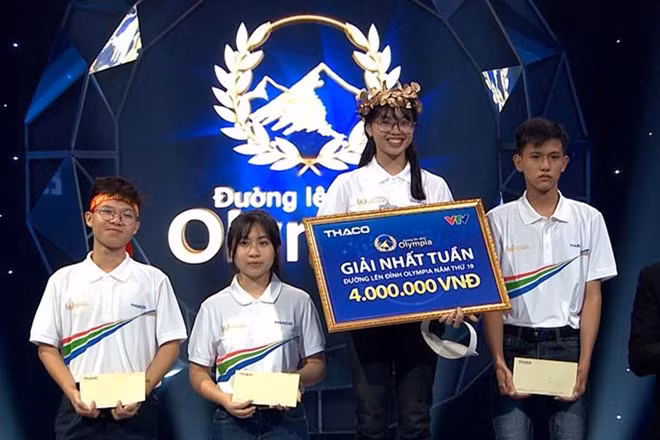 Nu sinh xinh xan, hat hay khien truong quay Olympia 