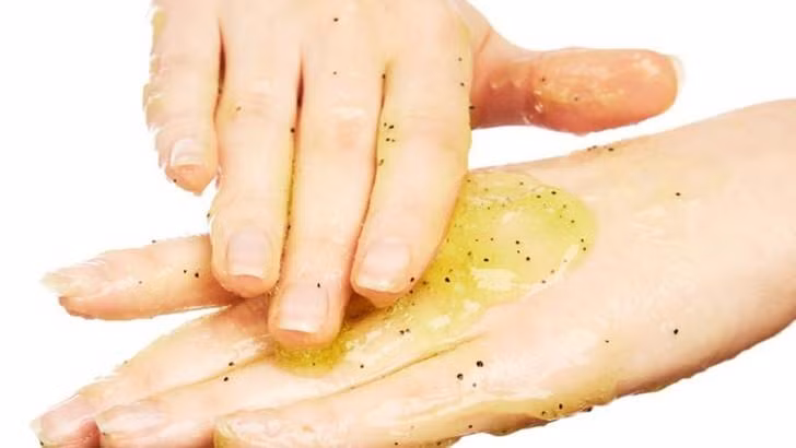 Cach don gian de xoa sam da ban tay