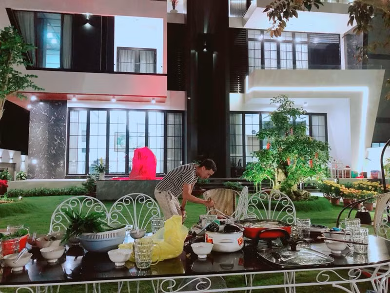 Đây là nơi để cả đại gia đình anh cùng nhau sum vầy, nấu những bữa tiệc ngoài trời.