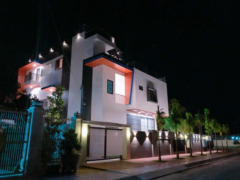 Căn biệt thự được thiết kế theo phong cách hiện đại, sang trọng.