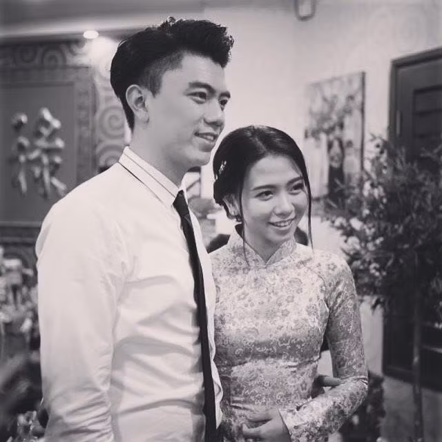 Đặng Văn Quỳnh (sinh năm 1992) và Đặng Tiểu Tô Sa (sinh năm 1998) được nhiều người biết đến là cháu của cố PGS Văn Như Cương. Tuy không hoạt động nghệ thuật nhưng 2 anh em Văn Quỳnh, Tô Sa vẫn được nhiều người yêu mến nhờ ngoại hình điển trai, xinh gái và tài năng của mình.