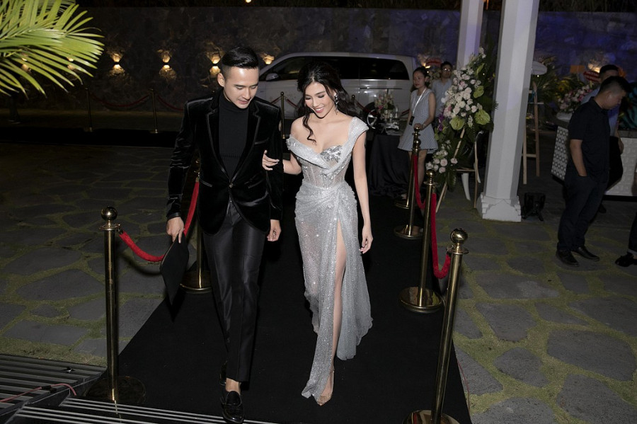 Luong The Thanh - Thuy Diem tay trong tay di su kien