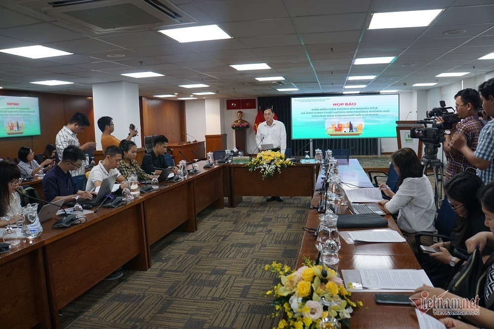 Quang cảnh buổi họp báo chiều 9/10