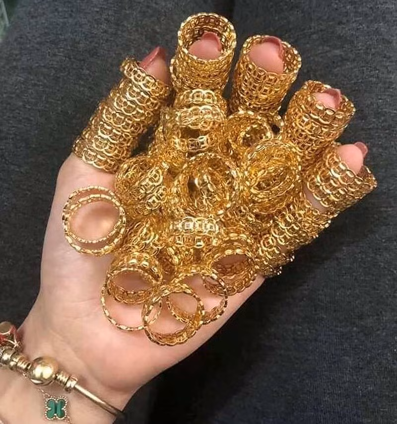 Nhan kim tien, nhan long voi gia re dat khach can ngay Via Than tai