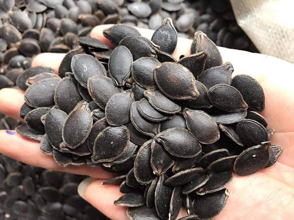 Loai hat mau den si hut khach dip cuoi nam, co nguoi ban duoc ca tan-Hinh-2