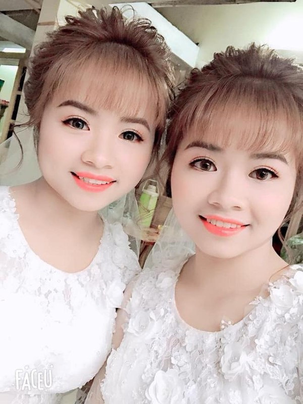 Chi em sinh doi lay chong cung ngay, lam sao de chu re nhan ra co dau?