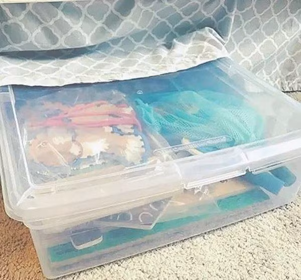 Hộp đựng đồ là bàn ăn.