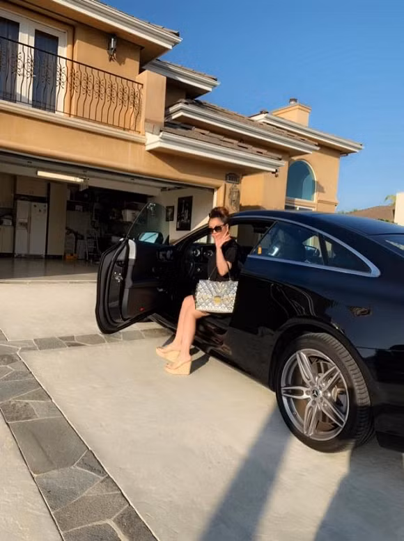 Ca sĩ Minh Tuyết có cuộc sống hạnh phúc, giàu sang bên chồng doanh nhân.