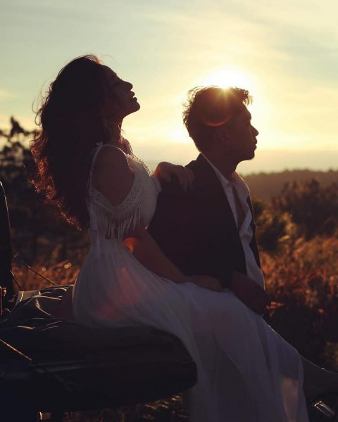 MiA được khán giả biết đến là một nữ ca sĩ xinh đẹp, luôn gây ấn tượng với hình ảnh cá tính cùng vũ đạo bốc lửa khi đứng trên sân khấu. Đám cưới của cô nàng sẽ mở màn "xông đất" thành công cho ngày vui của showbiz Việt trong năm 2019.