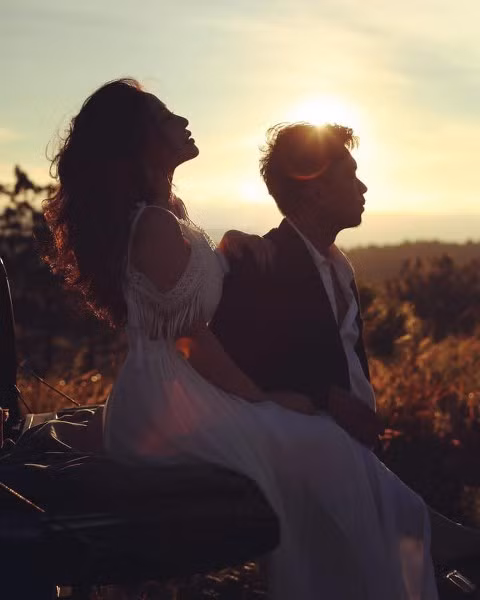 MiA được khán giả biết đến là một nữ ca sĩ xinh đẹp, luôn gây ấn tượng với hình ảnh cá tính cùng vũ đạo bốc lửa khi đứng trên sân khấu. Đám cưới của cô nàng sẽ mở màn "xông đất" thành công cho ngày vui của showbiz Việt trong năm 2019.