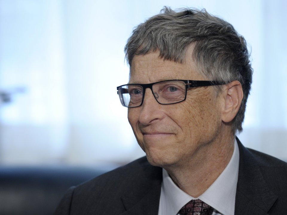 Tỷ phú Bill Gates, người đồng sáng lập tập đoàn Microsoft, từng cho biết máy bay riêng là "thú vui tội lỗi" và là một lần "bốc đồng lớn" của ông.
