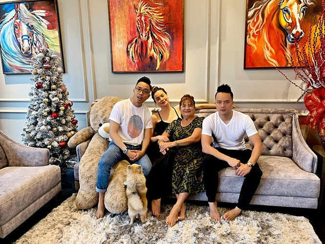 Phòng khách sang trọng tinh tế.