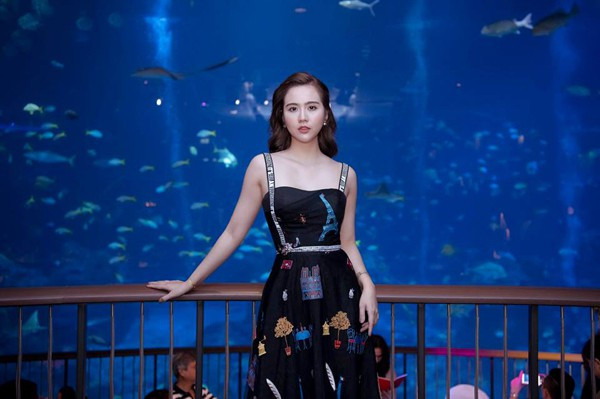 Doan ket buon cua hot girl Huyen Lizzie 