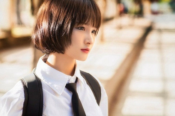 Linh quan niệm, mỗi người chính là một thế giới riêng biệt, ở đó có những mặt nổi, mặt chìm và tất nhiên mỗi người sẽ có những cách giải quyết vấn đề khác nhau. Thế nhưng, có khi người ta sẽ khó có thể trả lời những câu hỏi mà càng tìm kiếm lại càng thấy ngõ cụt. Linh hy vọng trong tương lai cô sẽ giúp được nhiều người có cách nhìn nhận cuộc sống lạc quan hơn.