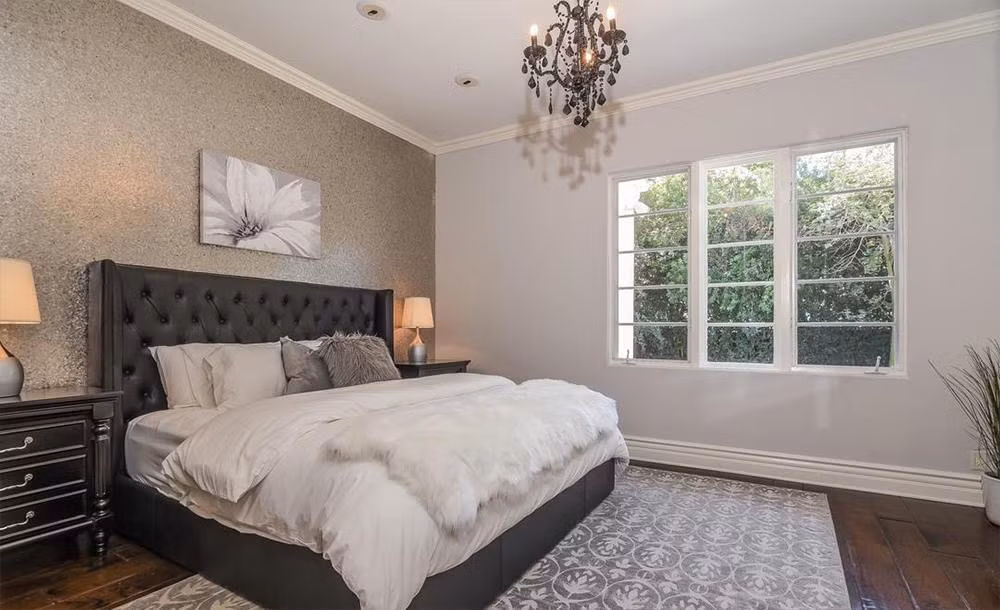 Bên trong phòng ngủ dành cho khách đến thăm nhà.