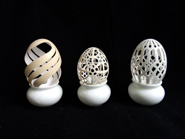 Vào năm 2014, chị đầu tư mua máy chuyên khắc vỏ trứng từ Mỹ về để thỏa mãn sở thích cá nhân. Thời gian đầu, vì lý do cá nhân, chị chỉ làm theo sở thích và chia sẻ thú vui là chính. Chị có đăng những sản phẩm của mình lên mạng xã hội để khoe với bạn bè.