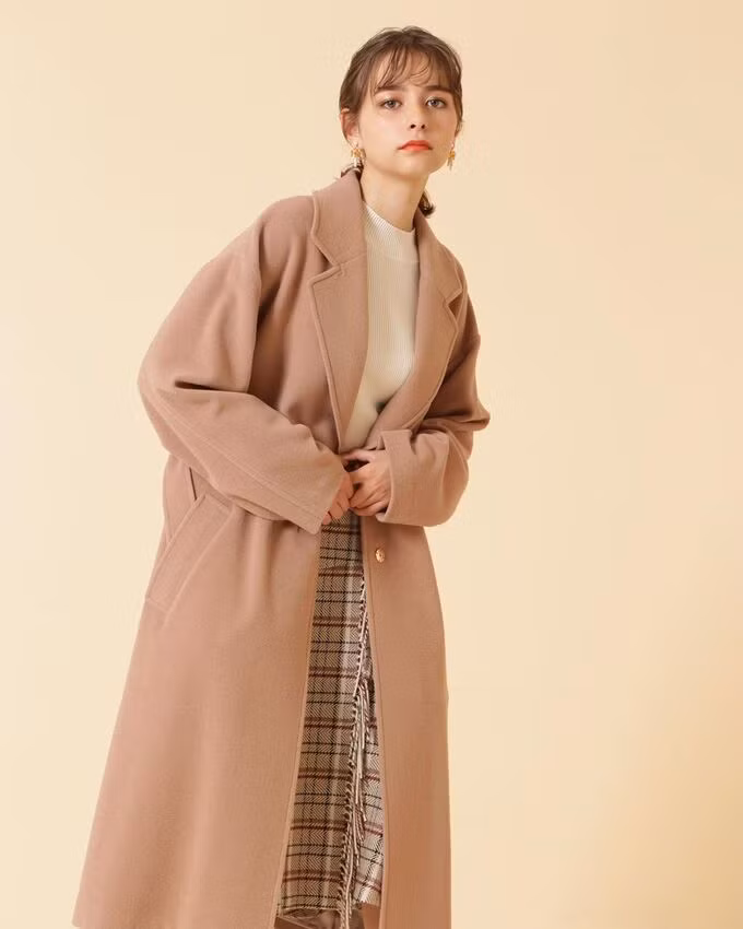 Lina sở hữu vẻ đẹp Âu- Á khi mang trong mình 5 dòng máu Nhật, Đức, Iran, Iraq và Nga.