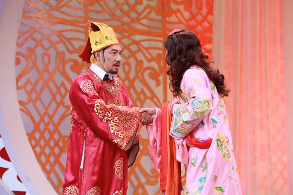 Nghe si Quang Thang chuyen len Ha Noi, song trong can nha 30m2