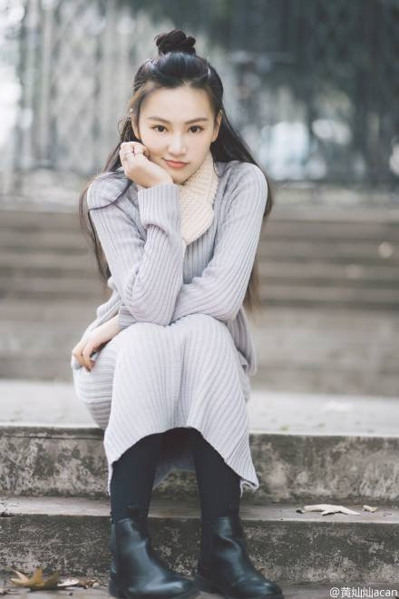 Ngay sau khi nổi tiếng, những thông tin, hình ảnh về đời sống riêng tư, mối quan hệ của Cancan với bạn trai cũng được truyền thông Trung Quốc khai thác tối đa.