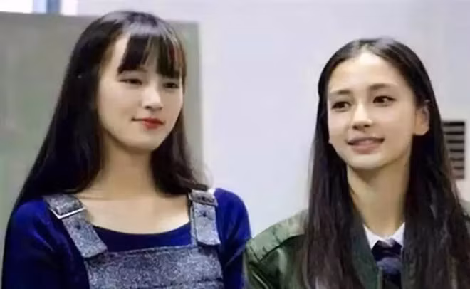 Năm 2014, Huang Cancan tham gia làm khách mời chương trình Running Brother (Running Man phiên bản Trung Quốc) và được Angela Baby dành nhiều lời khen ngợi.