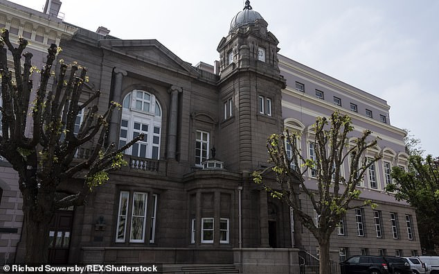 Mang thai 2 tuan moi biet minh bi cuong hiep