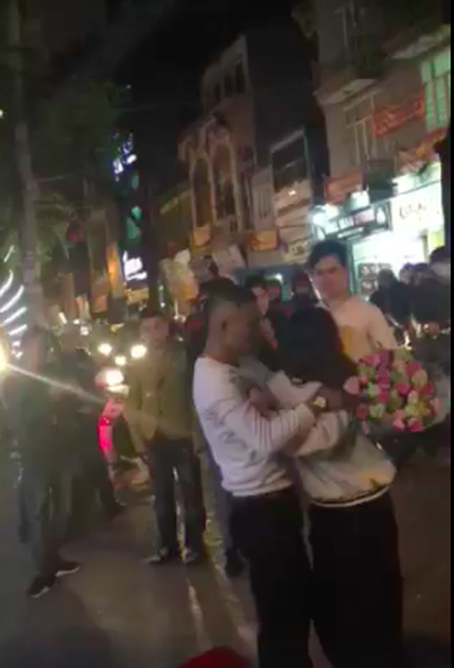 Bi tu choi tinh cam, chang trai tum ao ham doa co gai