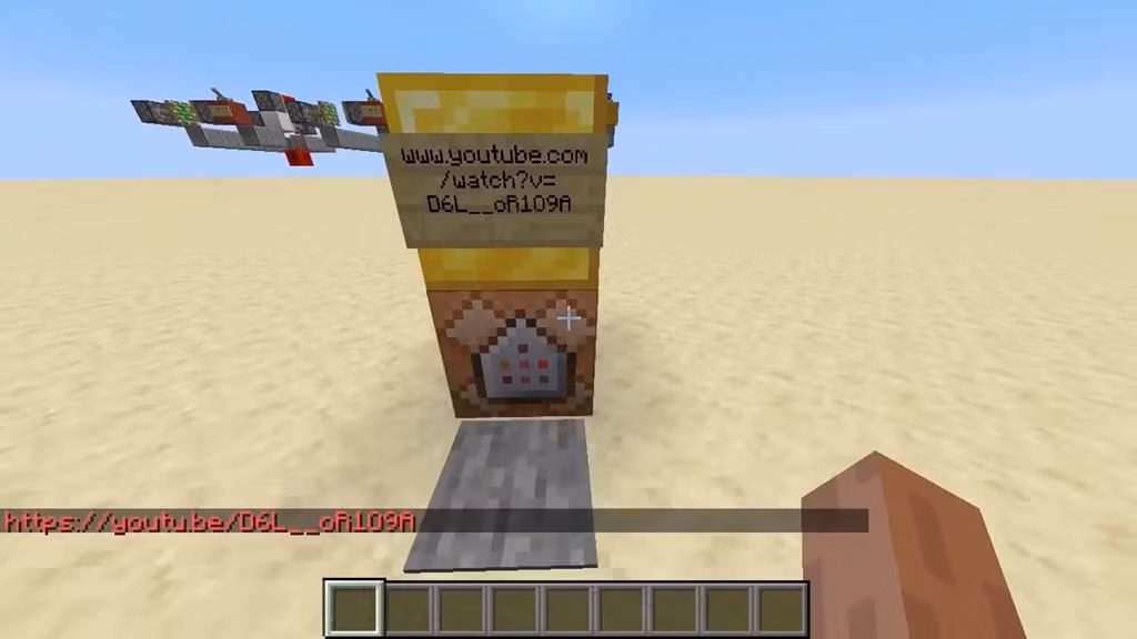 Doan video YouTube ky bi khien cong dong mang xon xao