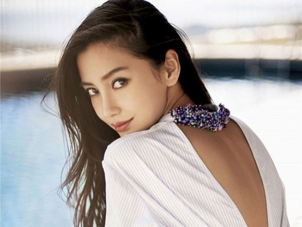 Dan ong chi ra yeu to can cua 1 co nang quyen ru