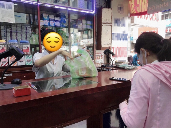 Ngay dau di lam, sung nguoi khi phat hien sep la tinh cu